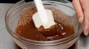 Как приготовить шоколадную глазурь